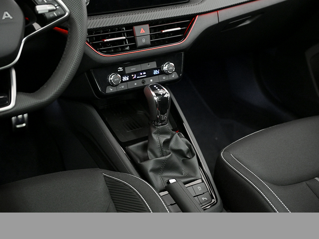 Skoda Kamiq 1.5TSI DSG Monte Carlo AHK PANO ACC RFK SHZ