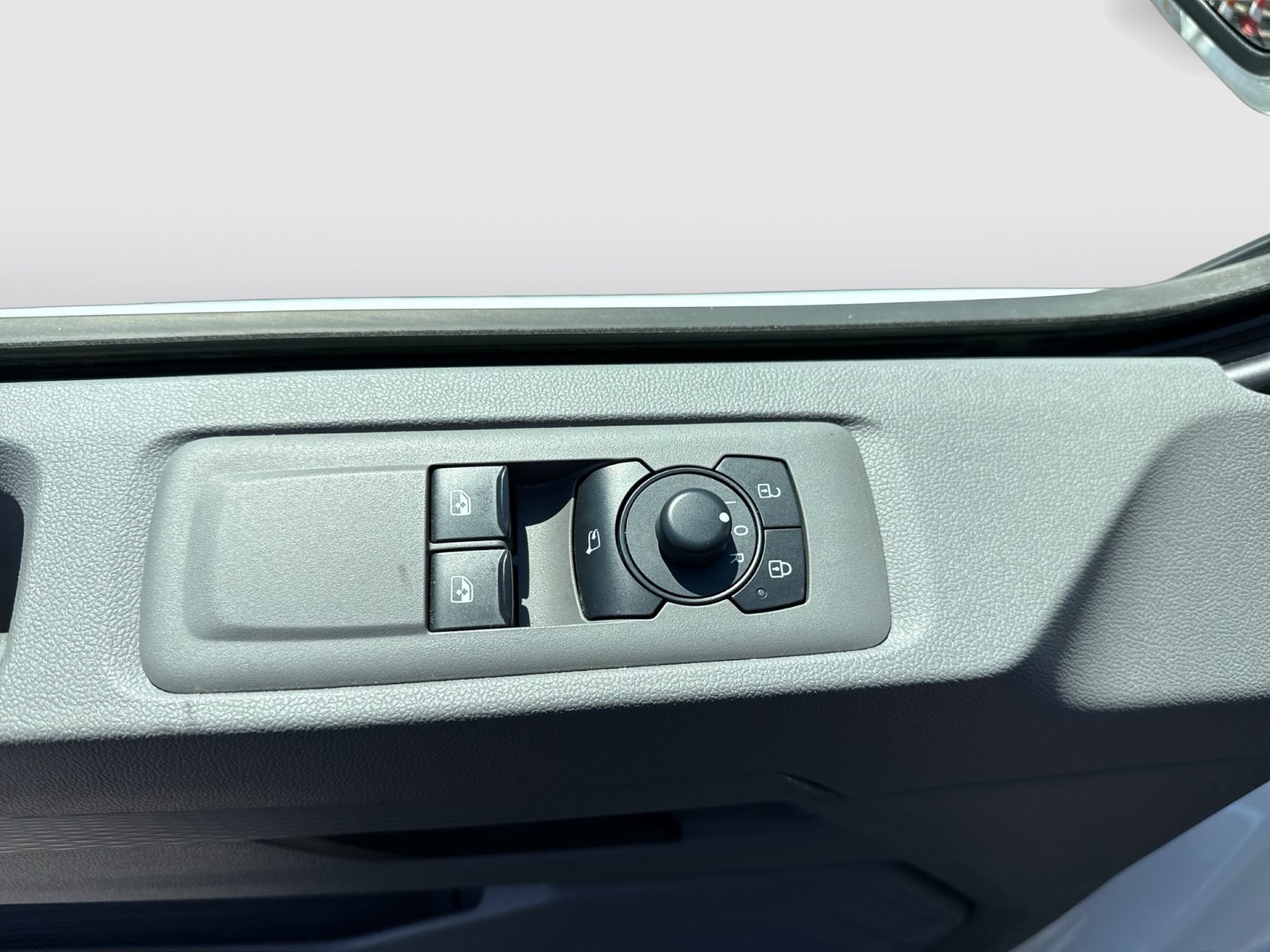 Volkswagen T7 Transporter 2.0 Kasten KR AHK CAM NAVI KLIMA