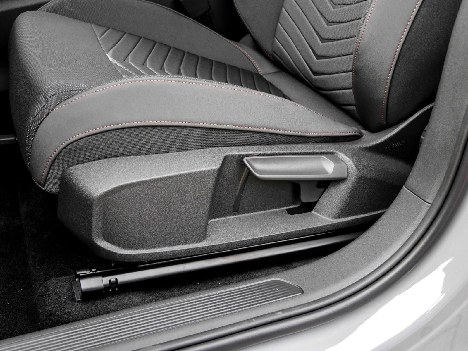 Cupra Born NAV ACC PDC RFK 19LM APP CONNECT SHZ