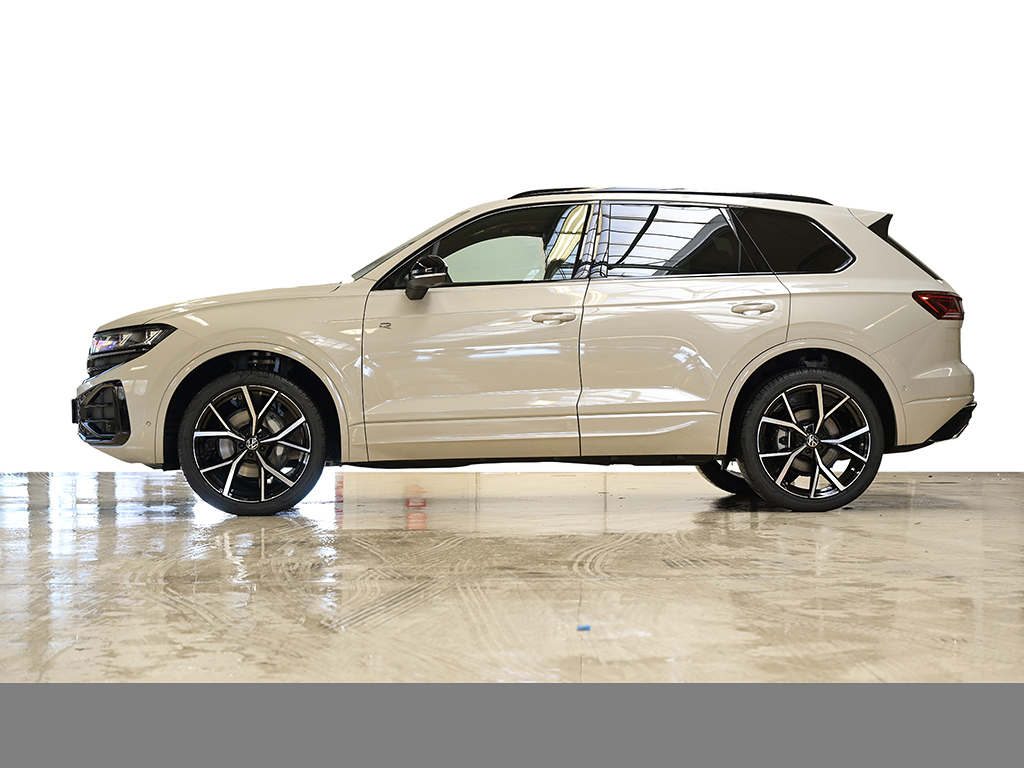 Volkswagen Touareg V6 R-LINE ALLRADLENKUNG PANO AHK LM22