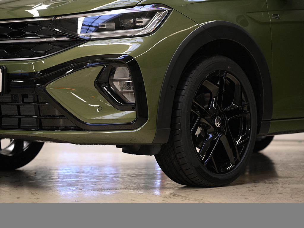 Volkswagen Taigo 1.0 R-LINE DSG BLACKSTYLE AHK CAM LM18