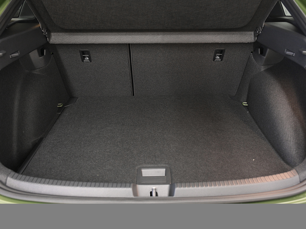 Volkswagen Taigo 1.0 R-LINE DSG BLACKSTYLE AHK CAM LM18