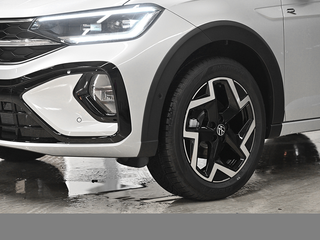 Volkswagen Taigo 1.0 R-LINE DSG AHK NAVI ALLWETTERREIFEN