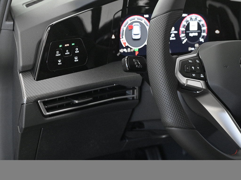 Volkswagen Golf GTI BLACKSTYLE PANO HARMANKARDON