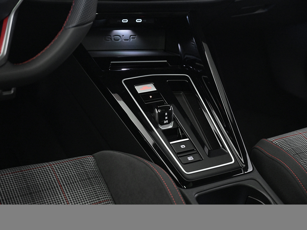 Volkswagen Golf GTI BLACKSTYLE PANO HARMANKARDON