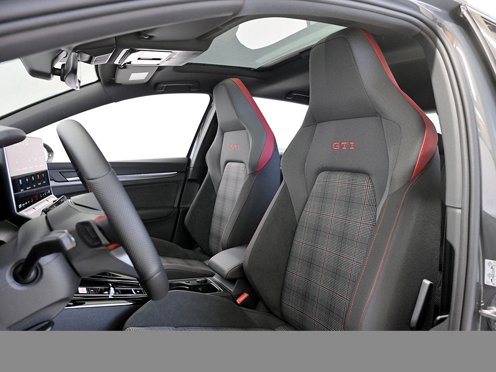 Volkswagen Golf GTI BLACKSTYLE PANO HARMANKARDON