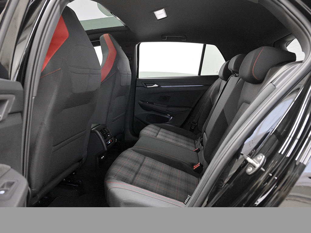 Volkswagen Golf GTI BLACKSTYLE PANO HARMANKARDON