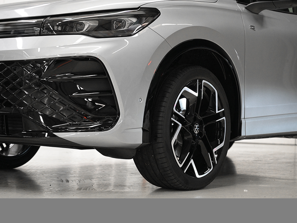 Volkswagen Tiguan 2.0 R-LINE DSG 4X4 MATRIXLED BLACKSTYLE