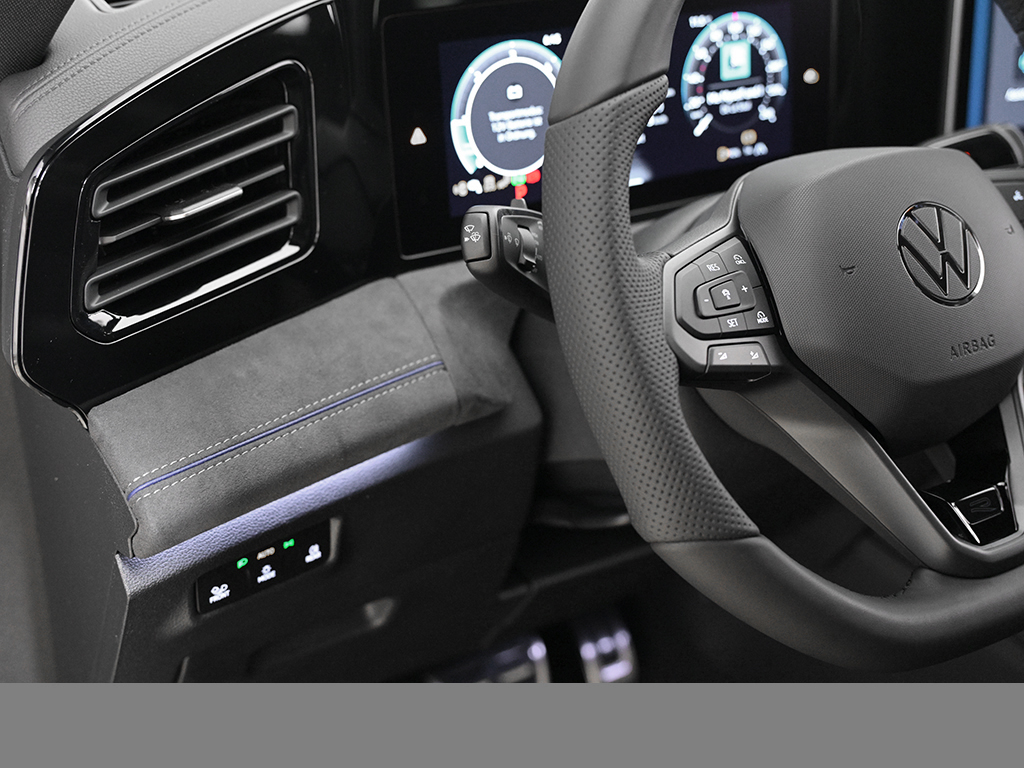 Volkswagen Tiguan 2.0 R-LINE DSG 4X4 MATRIXLED BLACKSTYLE