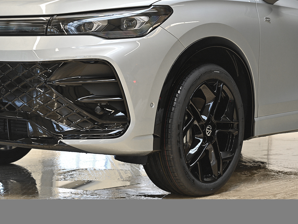 Volkswagen Tiguan 2.0 R-LINE DSG 4X4 LEDER STANDHZG eSITZE
