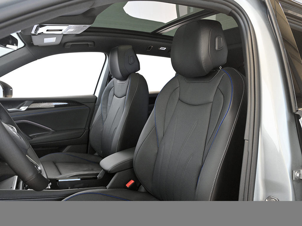 Volkswagen Tiguan 2.0 R-LINE DSG 4X4 LEDER STANDHZG eSITZE