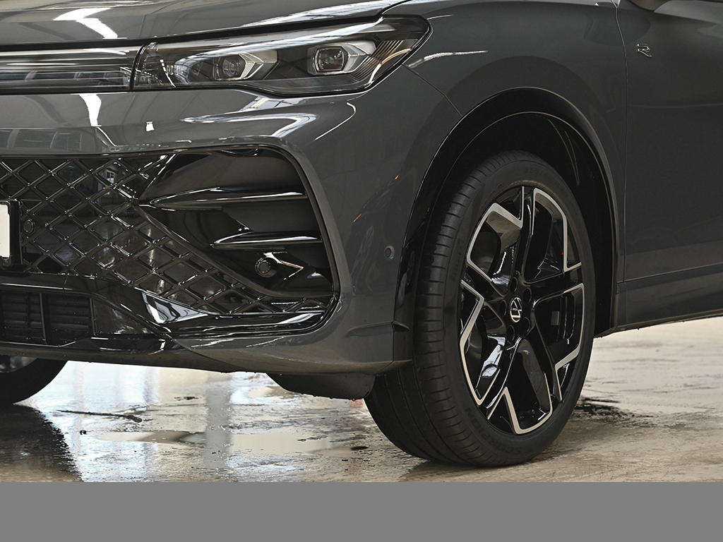Volkswagen Tiguan 2.0 R-LINE DSG BLACKSTYLE HARMANKARDON