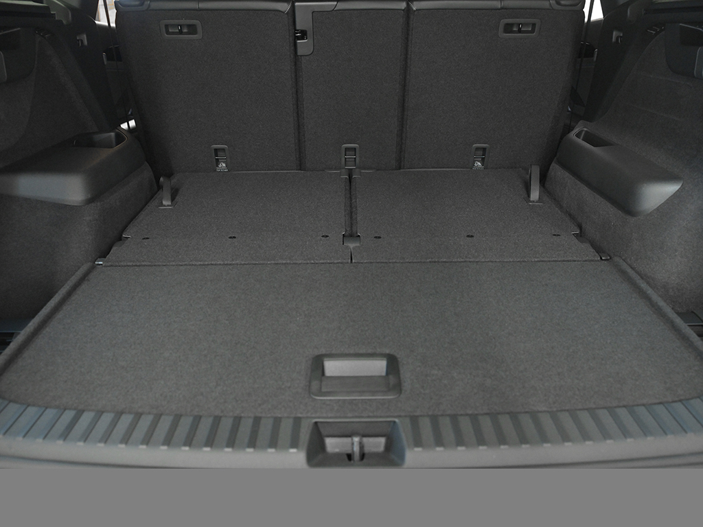 Volkswagen Tayron 2.0 R-LINE DSG 4X4 LEDER AHK BLACKSTYLE