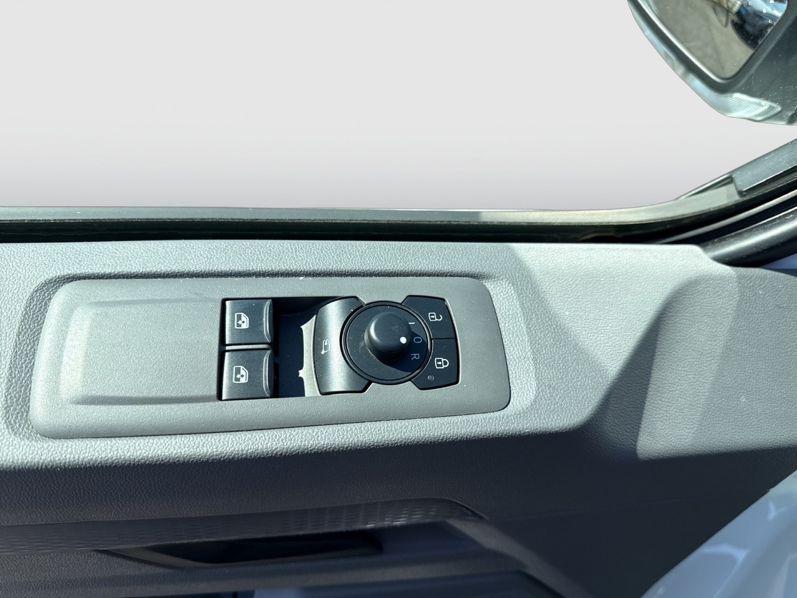 Volkswagen T7 Transporter 2.0 Kasten KR AHK CAM NAVI KLIMA