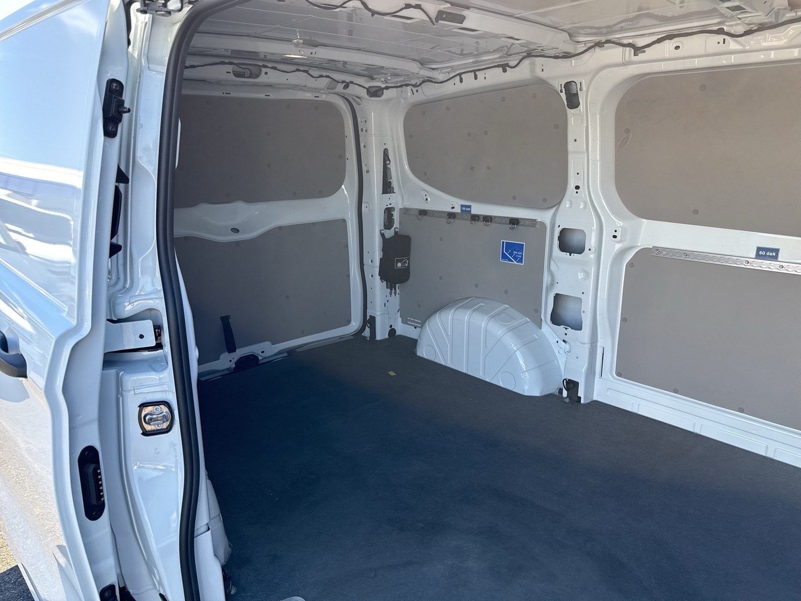 Volkswagen T7 Transporter 2.0 Kasten KR AHK CAM NAVI KLIMA