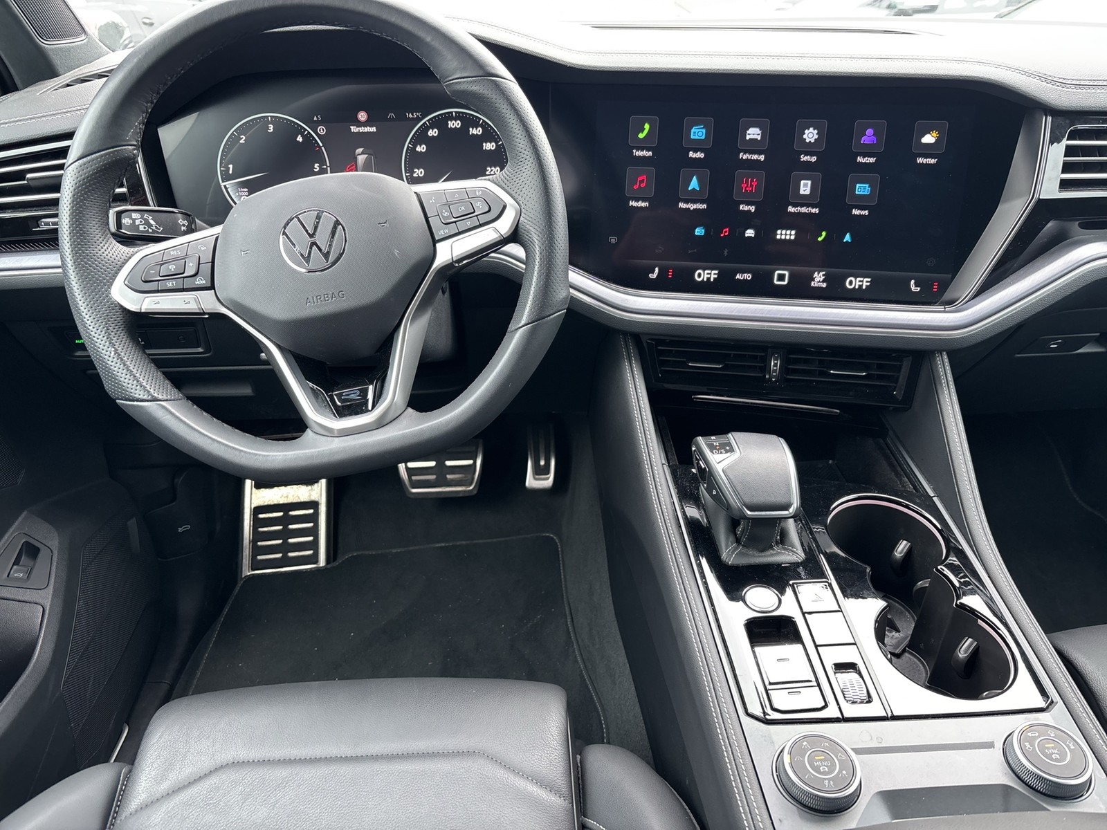 Volkswagen Touareg V6 R-LINE NEUES MODELL AHK CAM ACC LM19