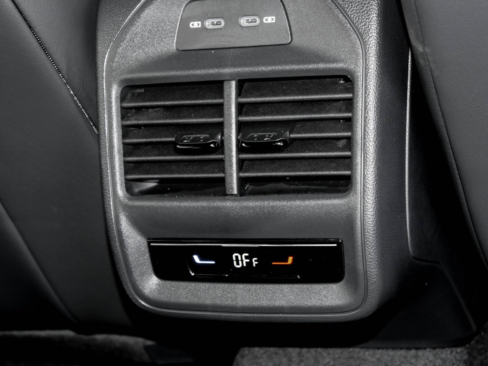 Volkswagen Passat Variant 2.0 R-LINE 4X4 NEUESMODELL AHK 19Z