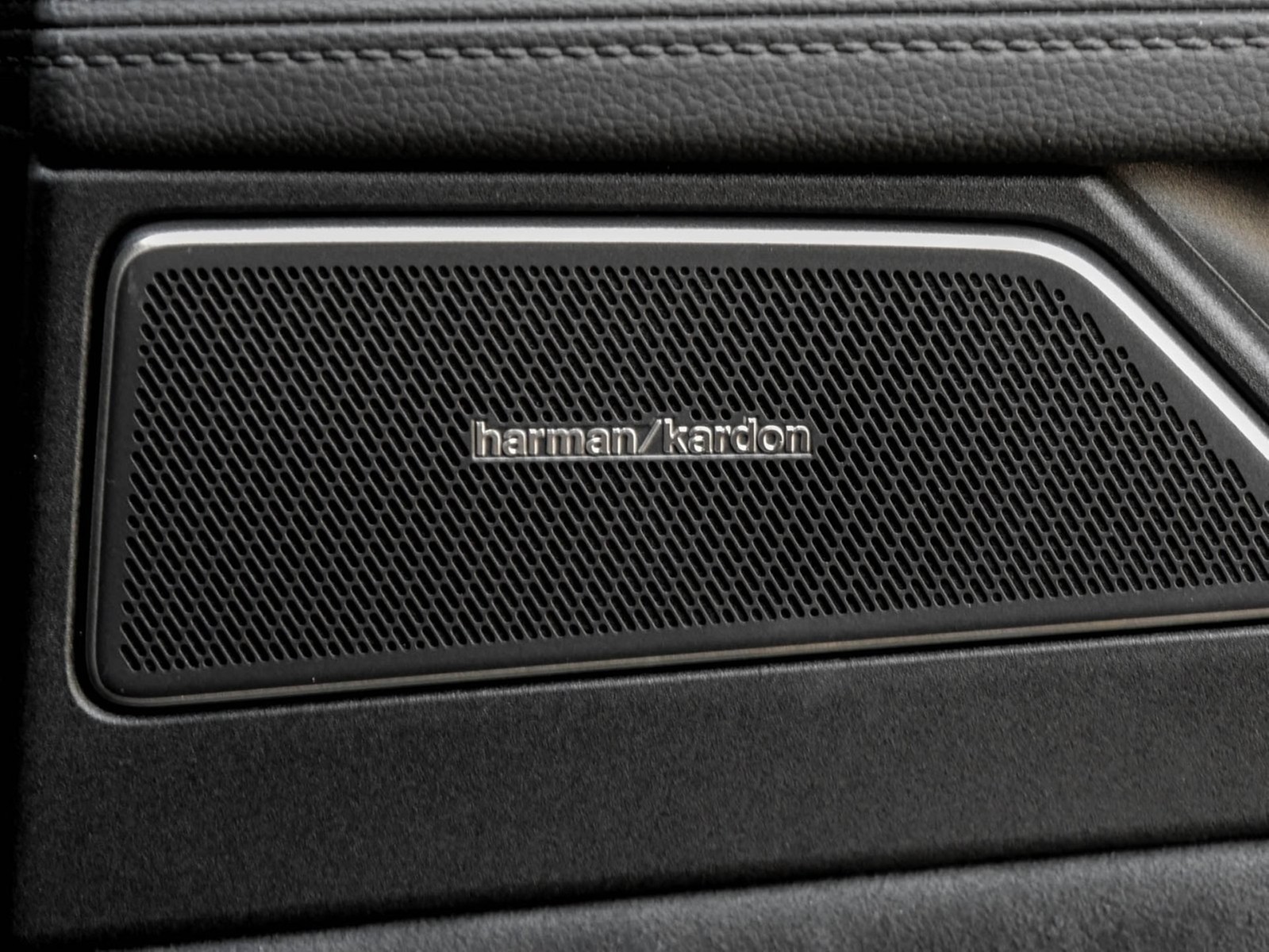 Volkswagen Passat Variant 2.0 R-LINE 4X4 NEUESMODELL AHK 19Z