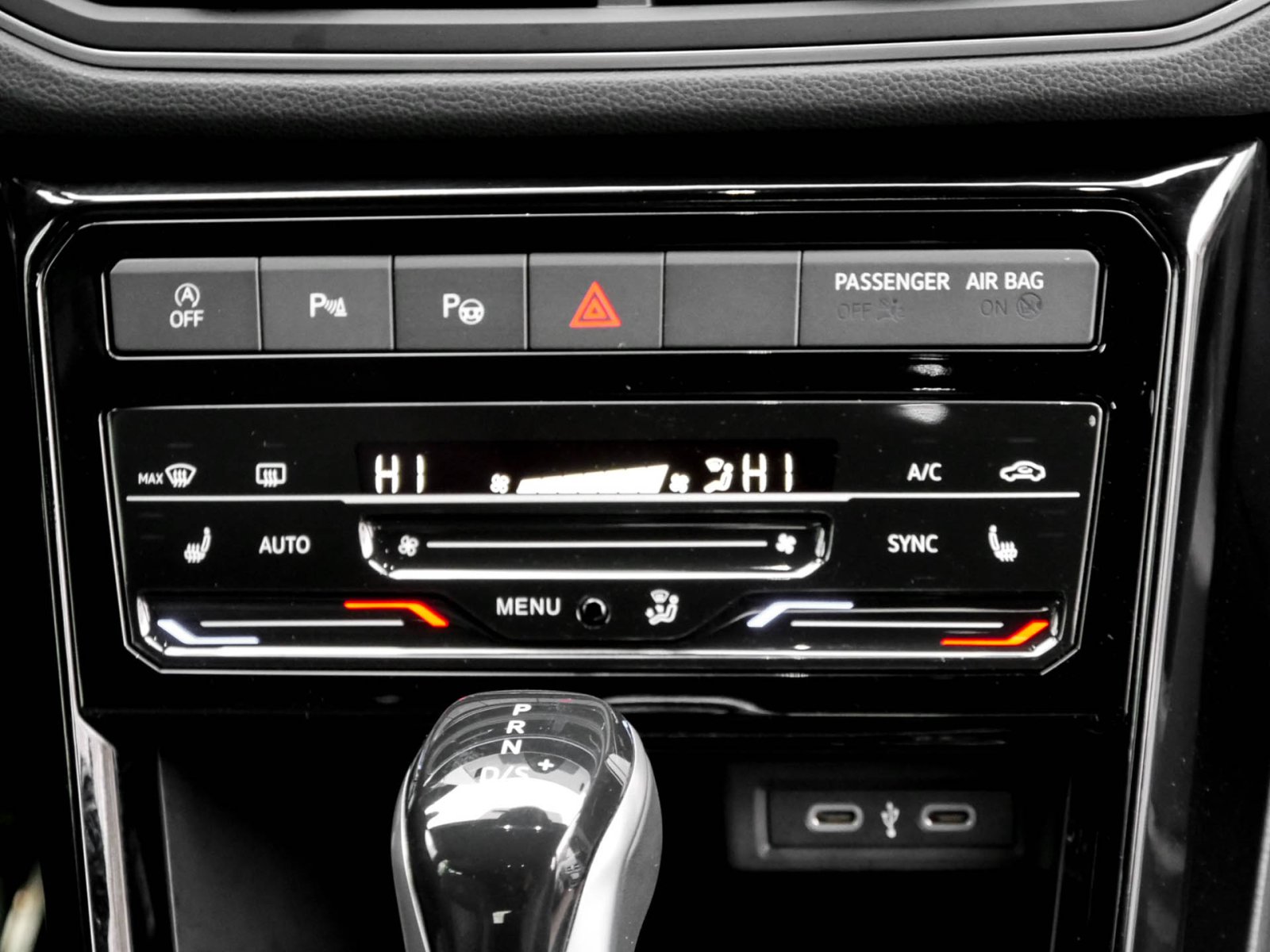 Volkswagen T-Cross 1.0 R-LINE CAM ACC LM18 MATRIX NAVI