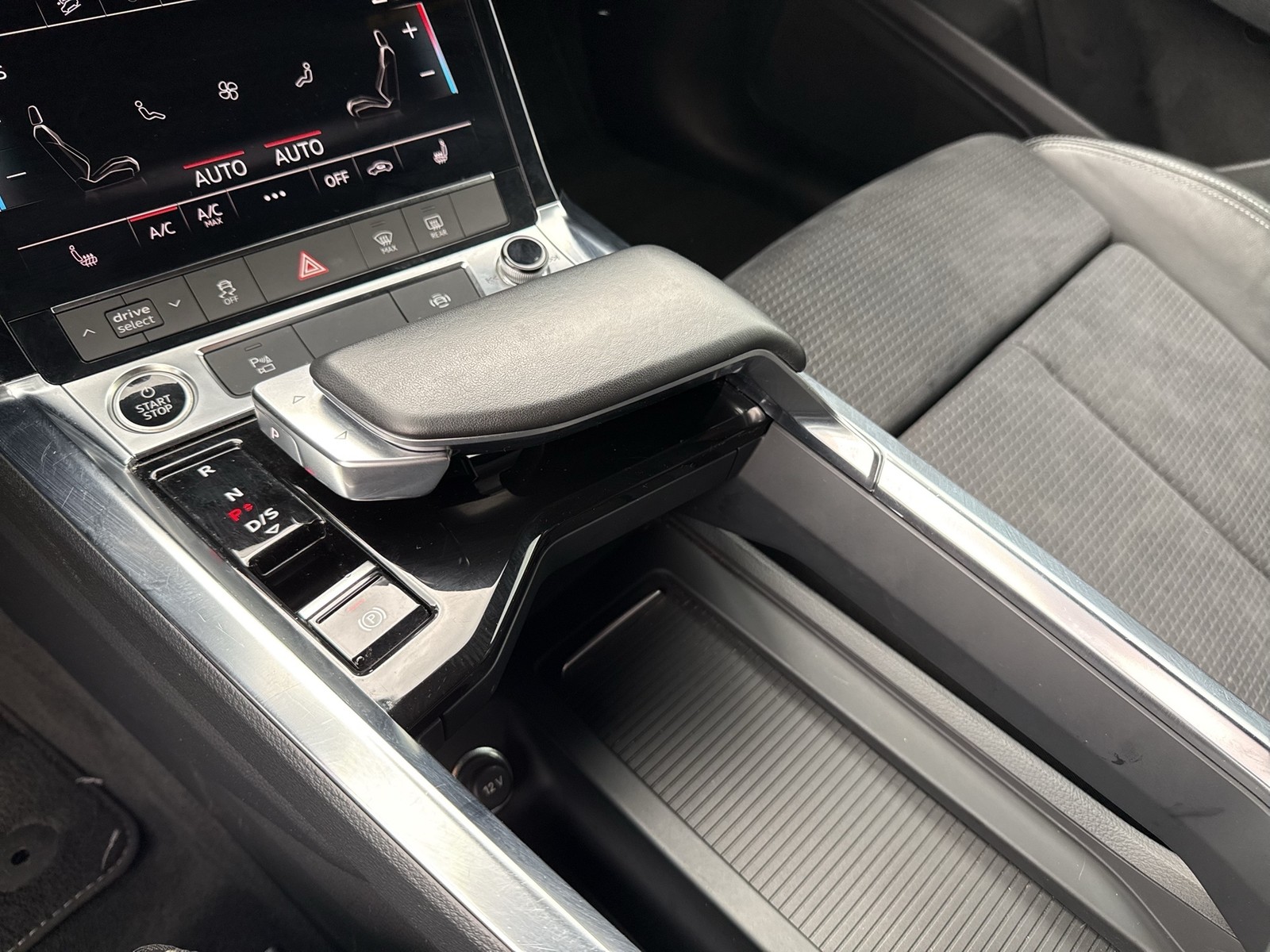 Audi e-tron Sportback 55 quattro S LINE AHK CAM LM20