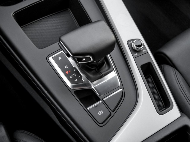 Audi A4 40 quattro S LINE BLACKPAK CAM LM18 NAVI+