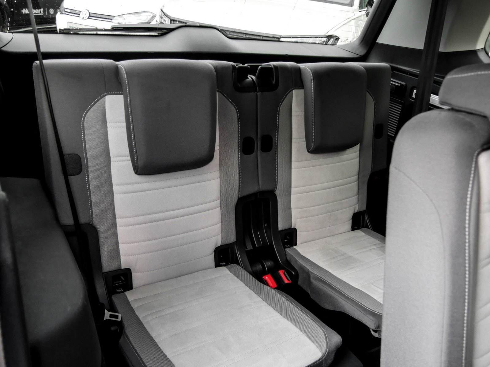 Volkswagen Touran 2.0 HIGHLINE 7SITZE AHK CAM ACC LM17 NAVI