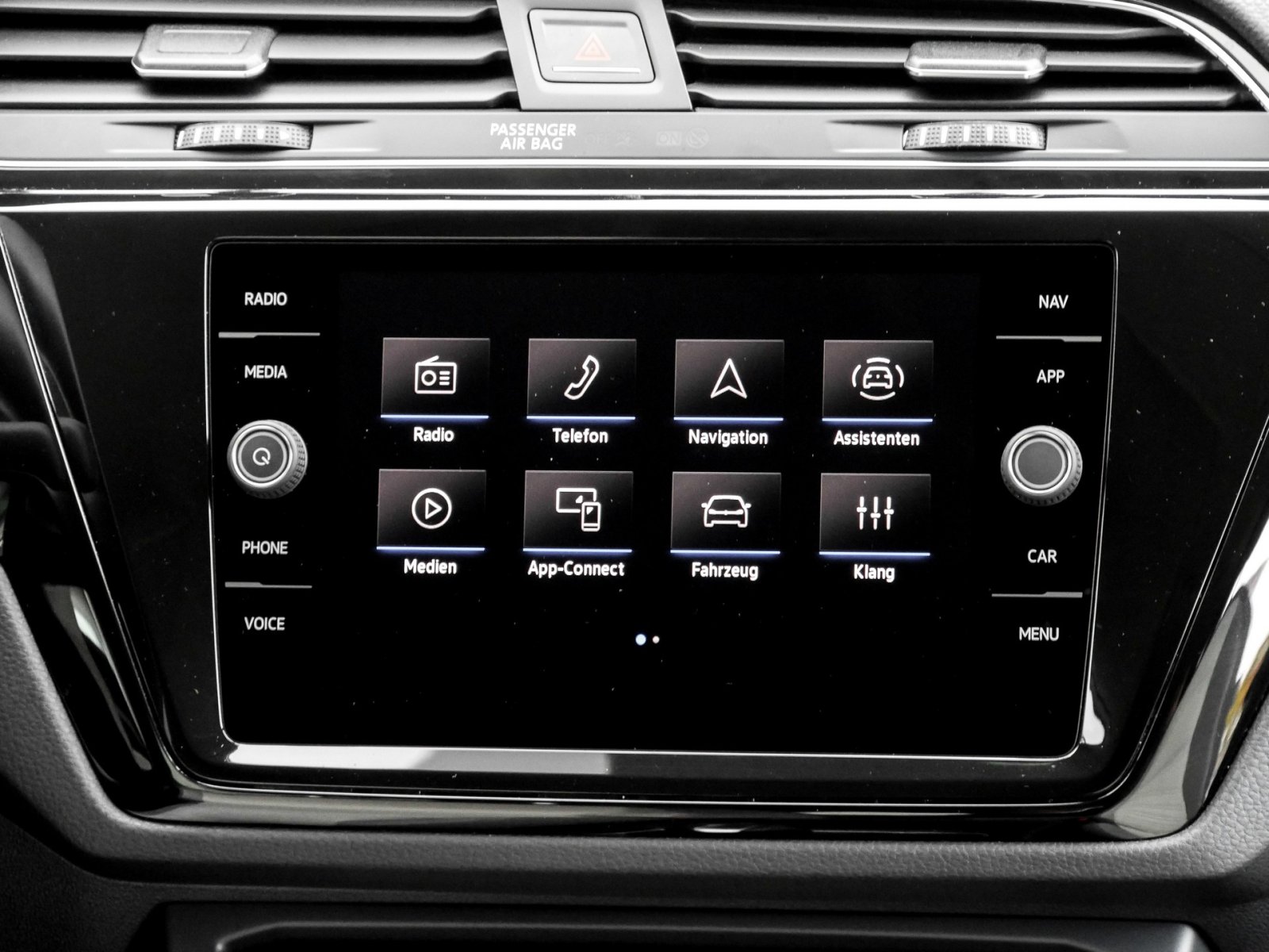 Volkswagen Touran 2.0 HIGHLINE 7SITZE AHK CAM ACC LM17 NAVI