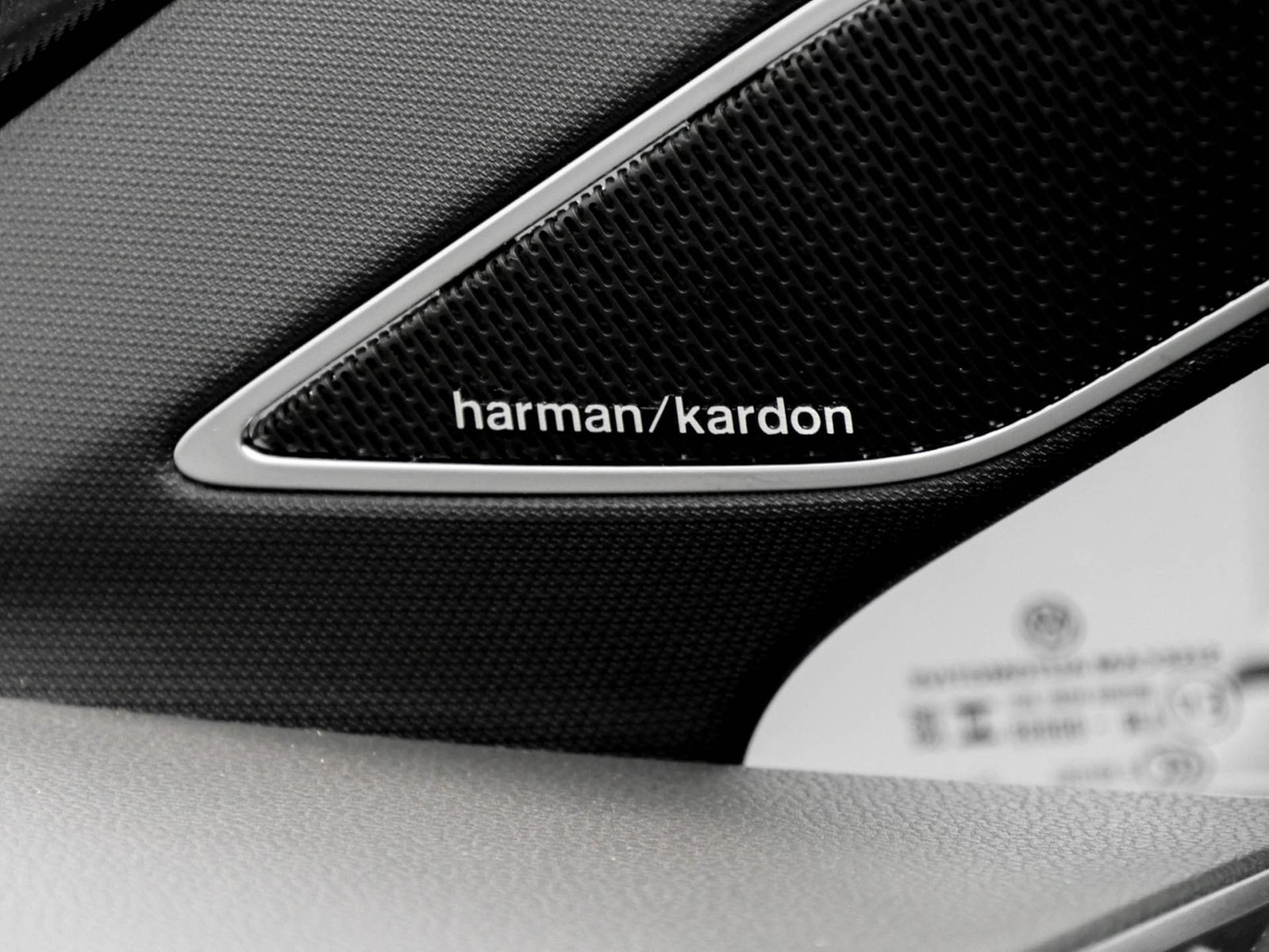 Volkswagen Golf VIII R BLACK EDITION 4X4 AKRAPOVIC LEDER 19Z