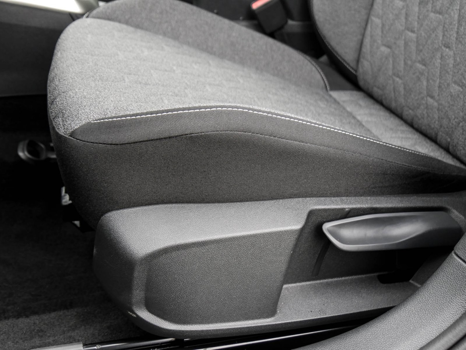 Volkswagen Taigo 1.5 MOVE LM17 NAVI CARPLAY SITZHEIZUNG LED