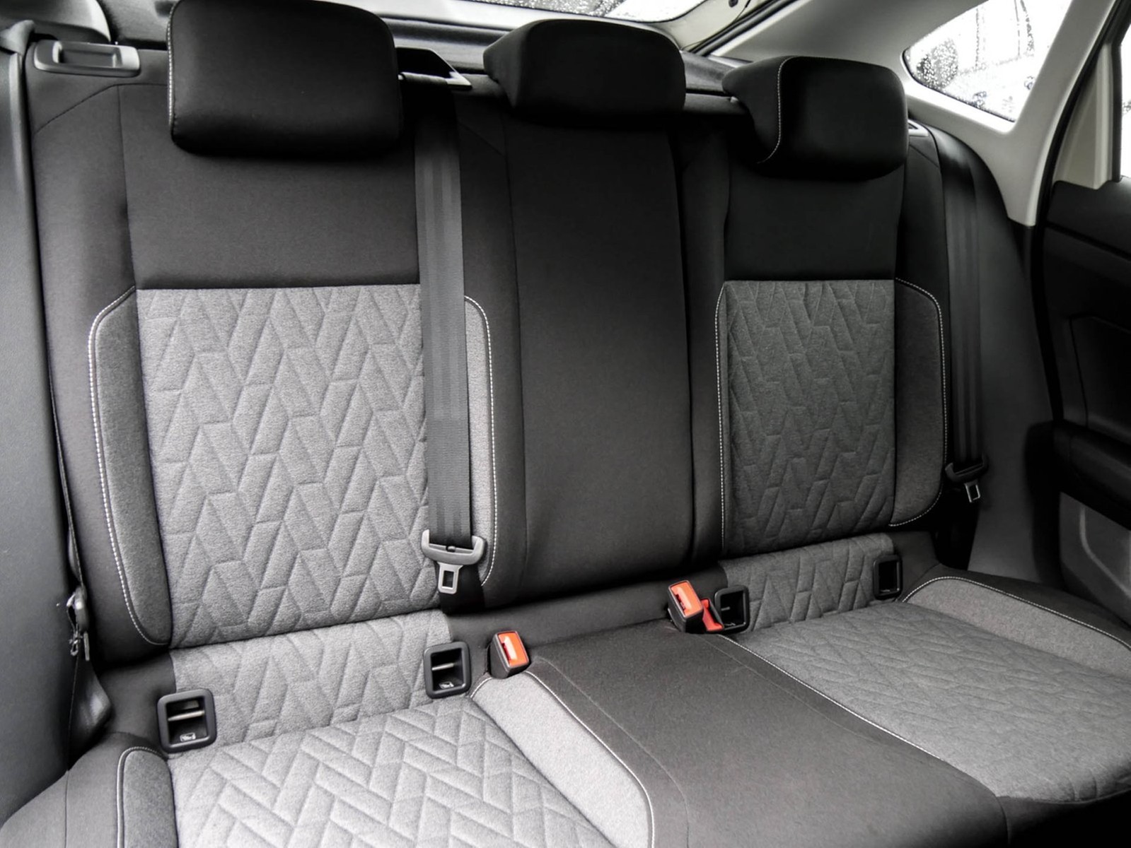 Volkswagen Taigo 1.5 MOVE LM17 NAVI CARPLAY SITZHEIZUNG LED