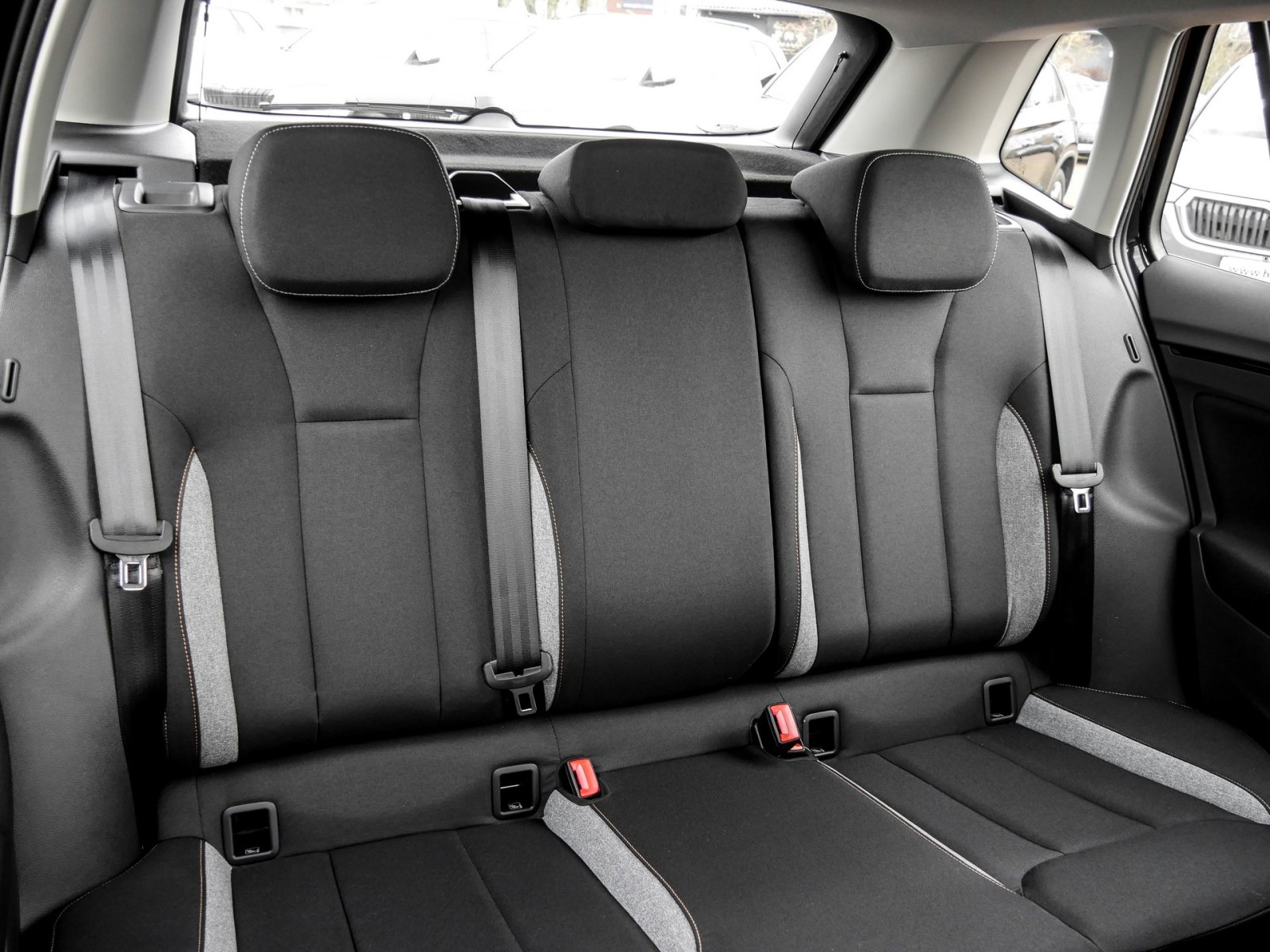 Skoda Kamiq 1.0 SELECTION CAM ACC LM17 CARPLAY SITZHZ.