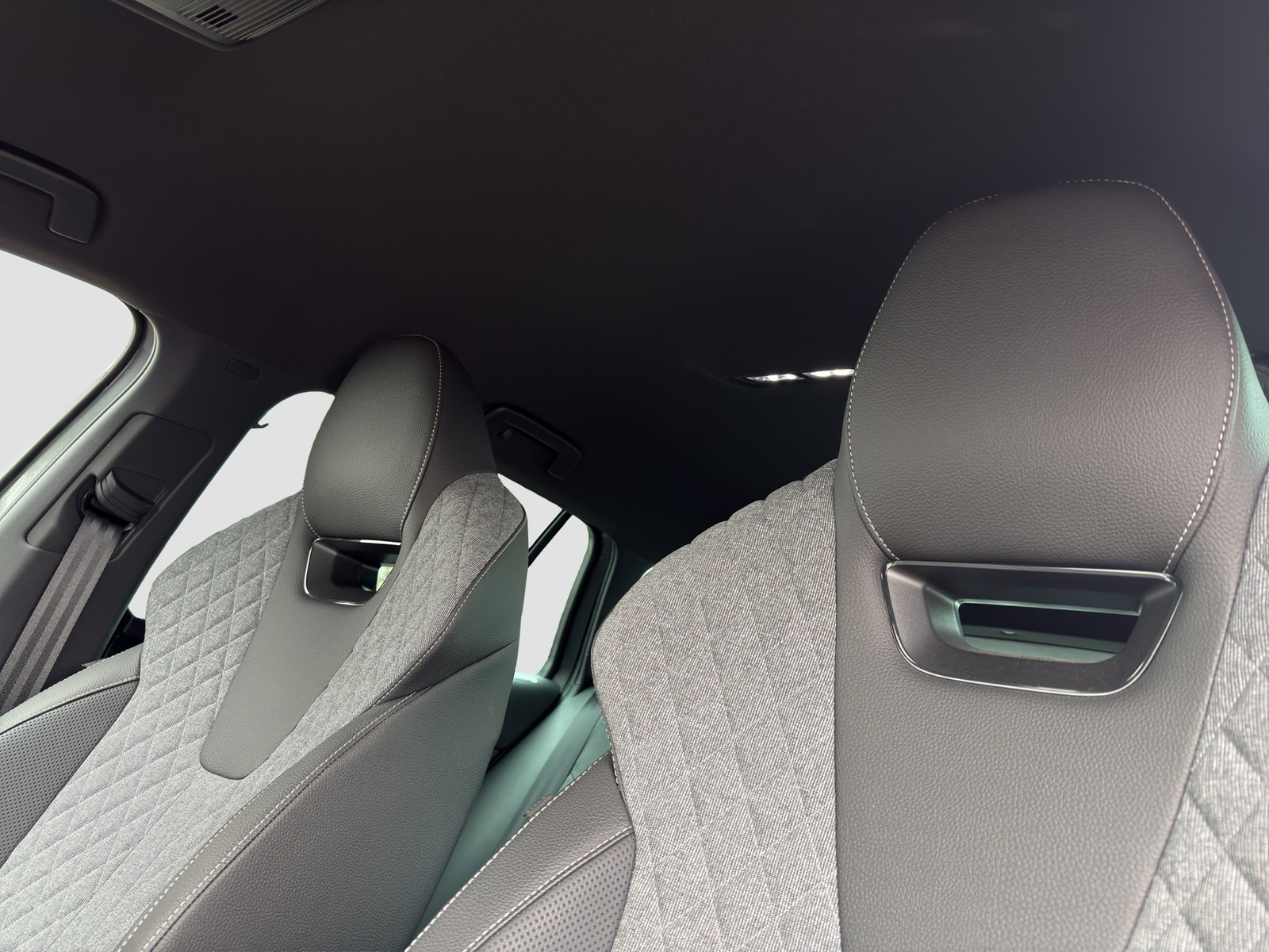 Skoda Octavia Combi 1.5 eTSI SPORTLINE CAM ACC LM18