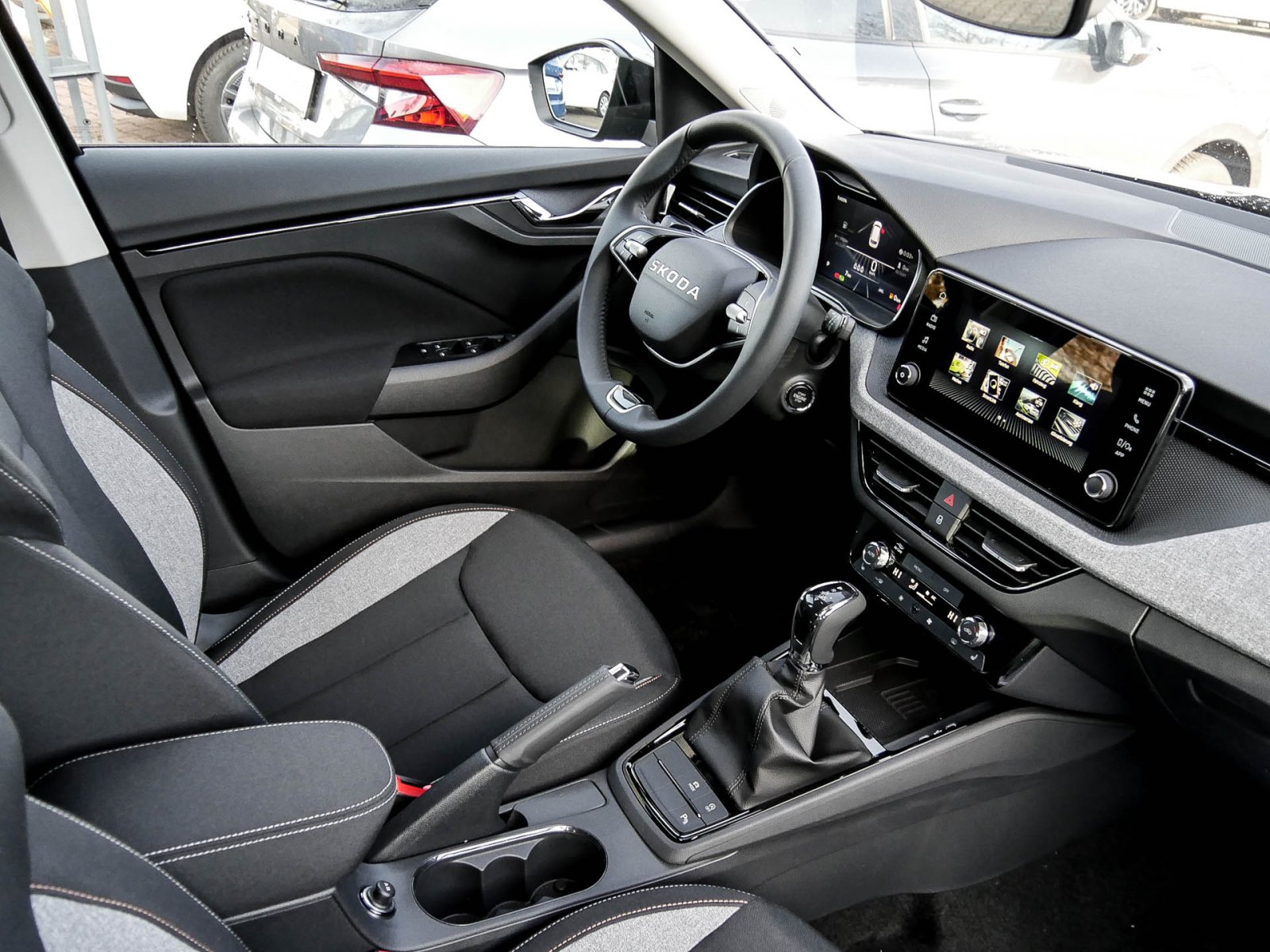 Skoda Kamiq 1.0 TOUR KAMERA ALU17 CARPLAY SITZHEIZUNG