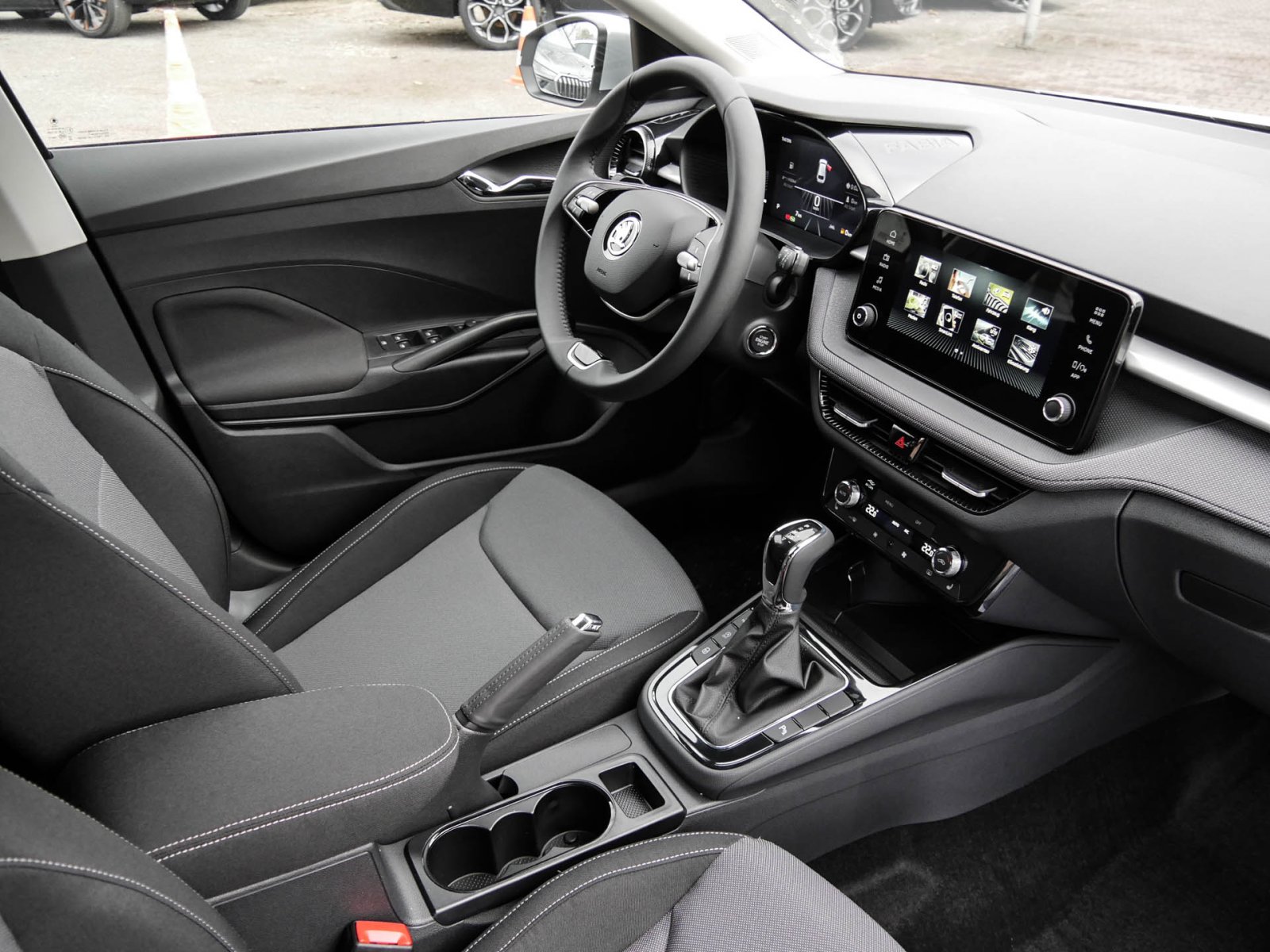 Skoda Fabia 1.0 DRIVE CAM AHK-VORB. ACC ALU LED SITZHZ.