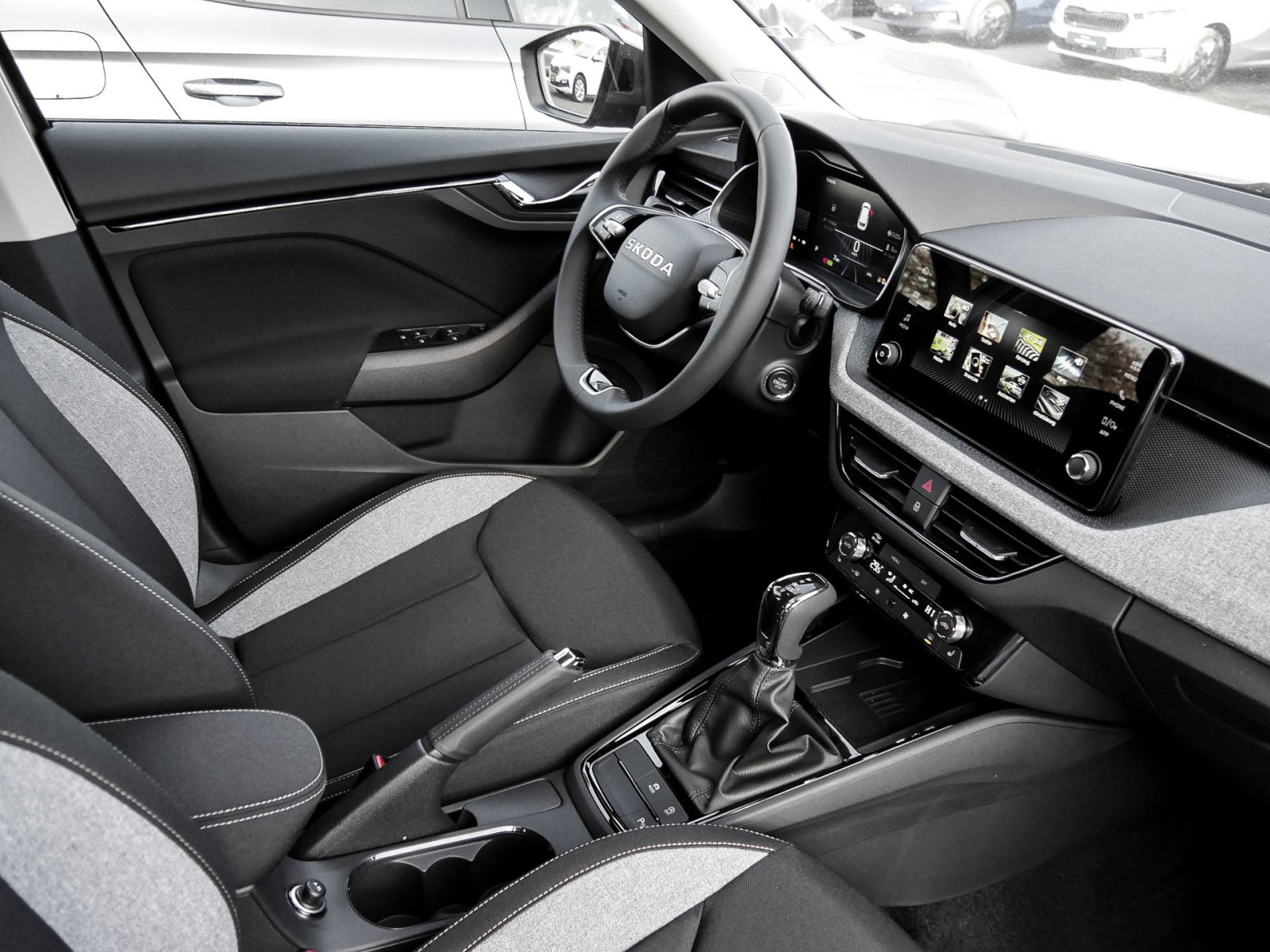 Skoda Kamiq 1.0 SELECTION AHK CAM ACC LM17 CARPLAY