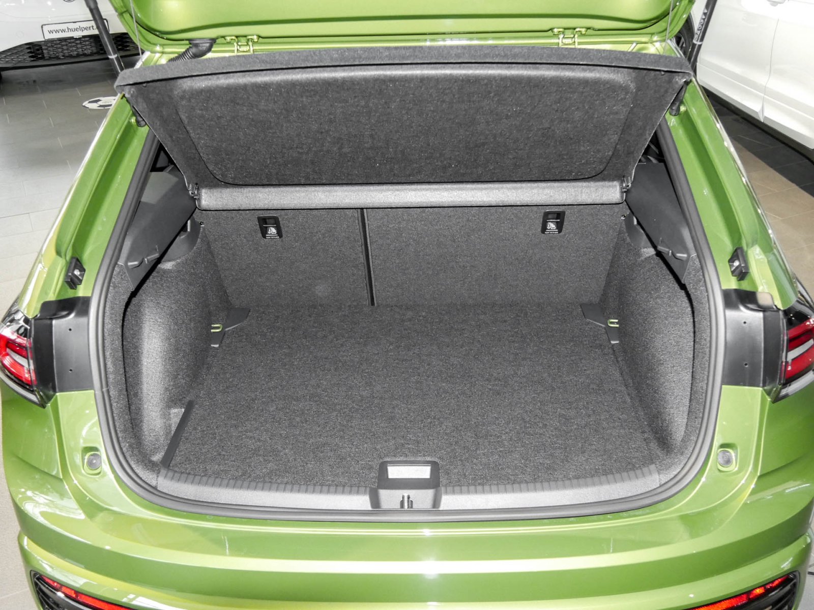 Volkswagen Taigo 1.0 R-LINE DSG NAVI BLACKSTYLE MATRIXLED