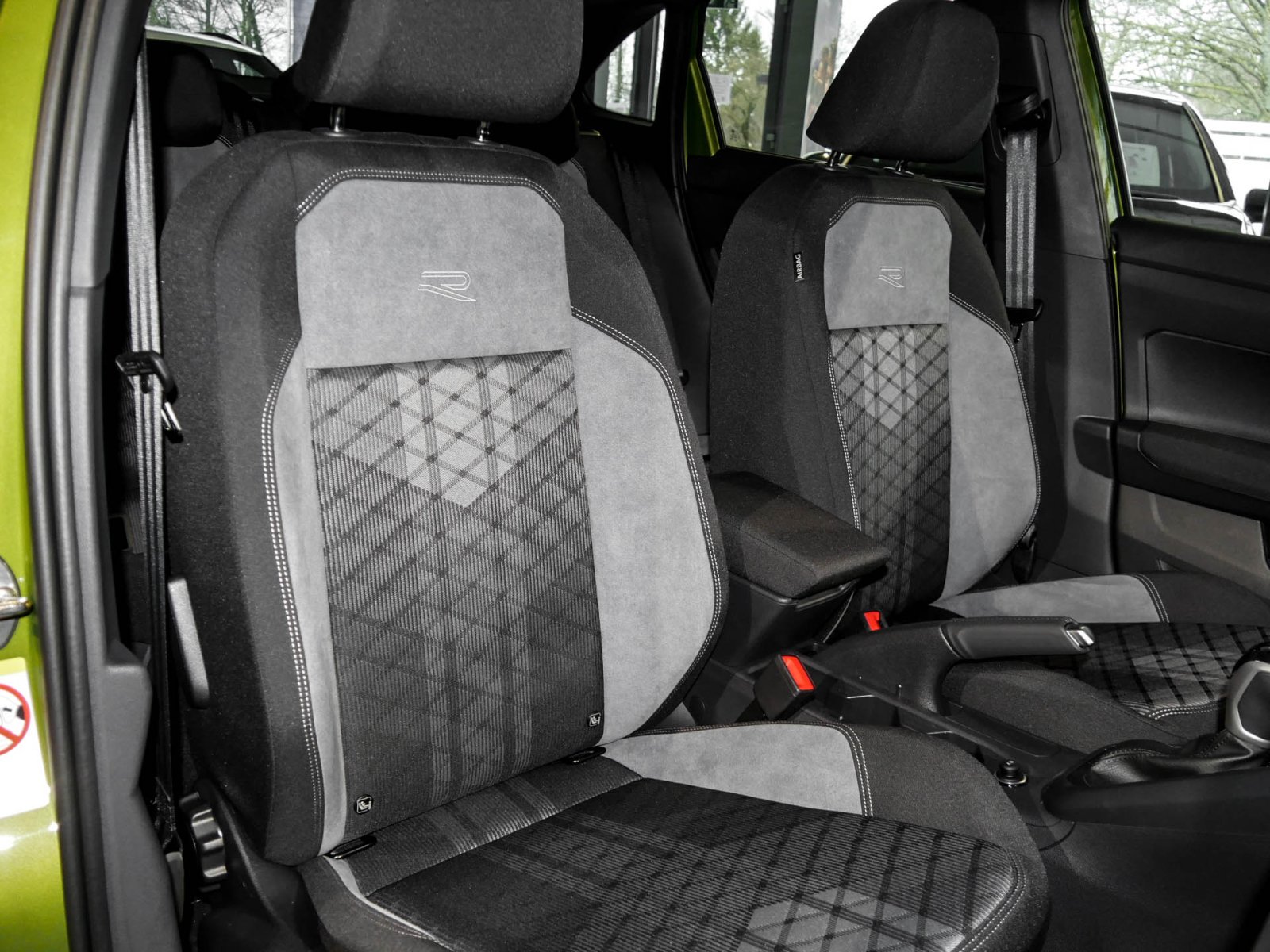 Volkswagen Taigo 1.0 R-LINE DSG NAVI BLACKSTYLE MATRIXLED