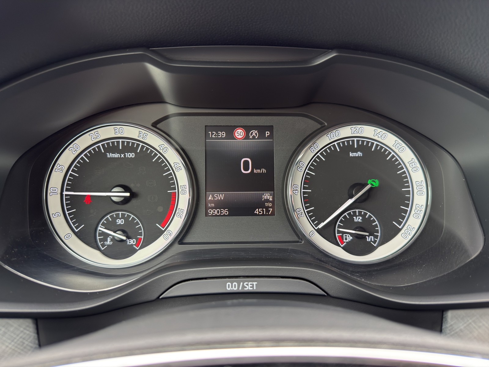 Skoda Kodiaq 2.0 TOUR 4X4 AHK LM19 EKLAPPE NAVI SITZHZ