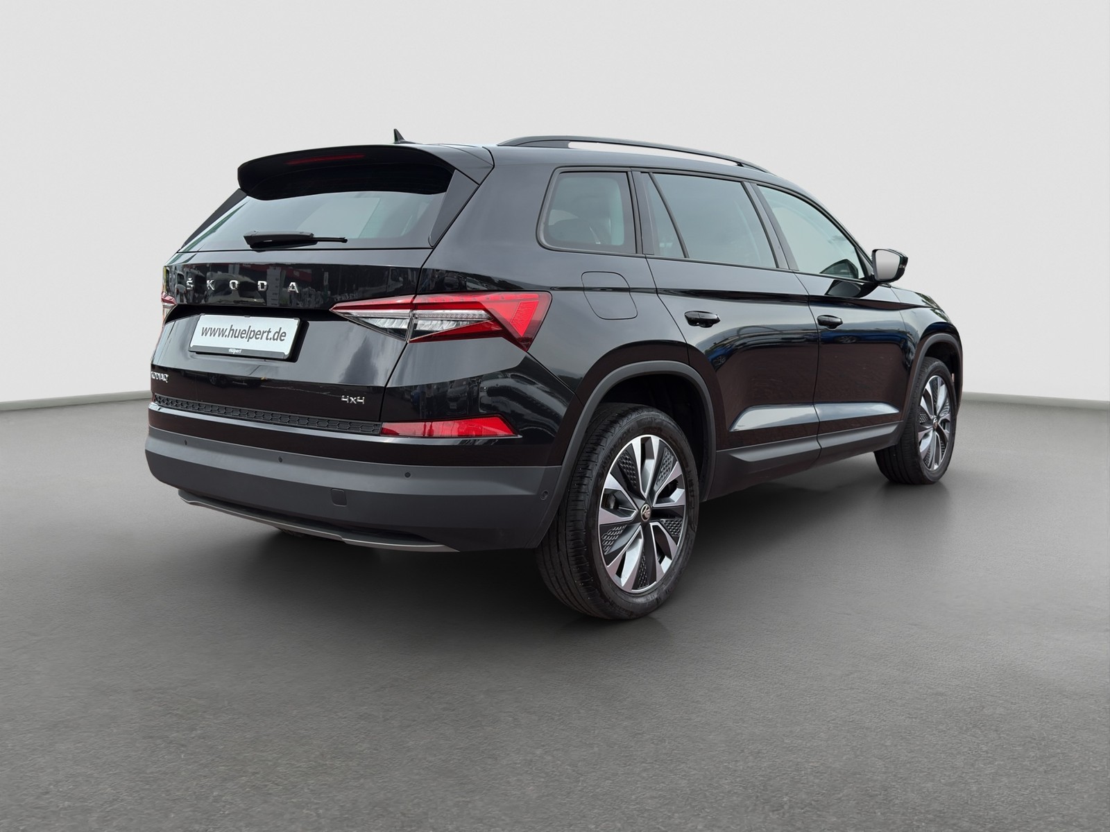 Skoda Kodiaq 2.0 TOUR 4X4 AHK LM19 EKLAPPE NAVI SITZHZ