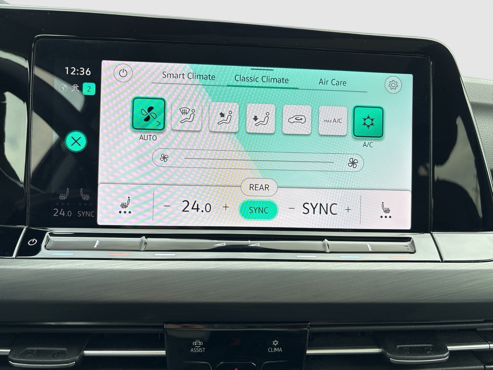 Volkswagen Golf VIII 2.0 STYLE 4X4 PANO HARMAN KARDON CAM