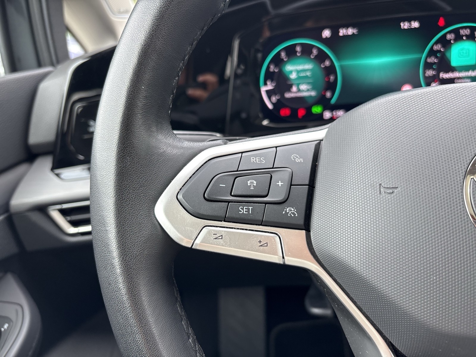 Volkswagen Golf VIII 2.0 STYLE 4X4 PANO HARMAN KARDON CAM