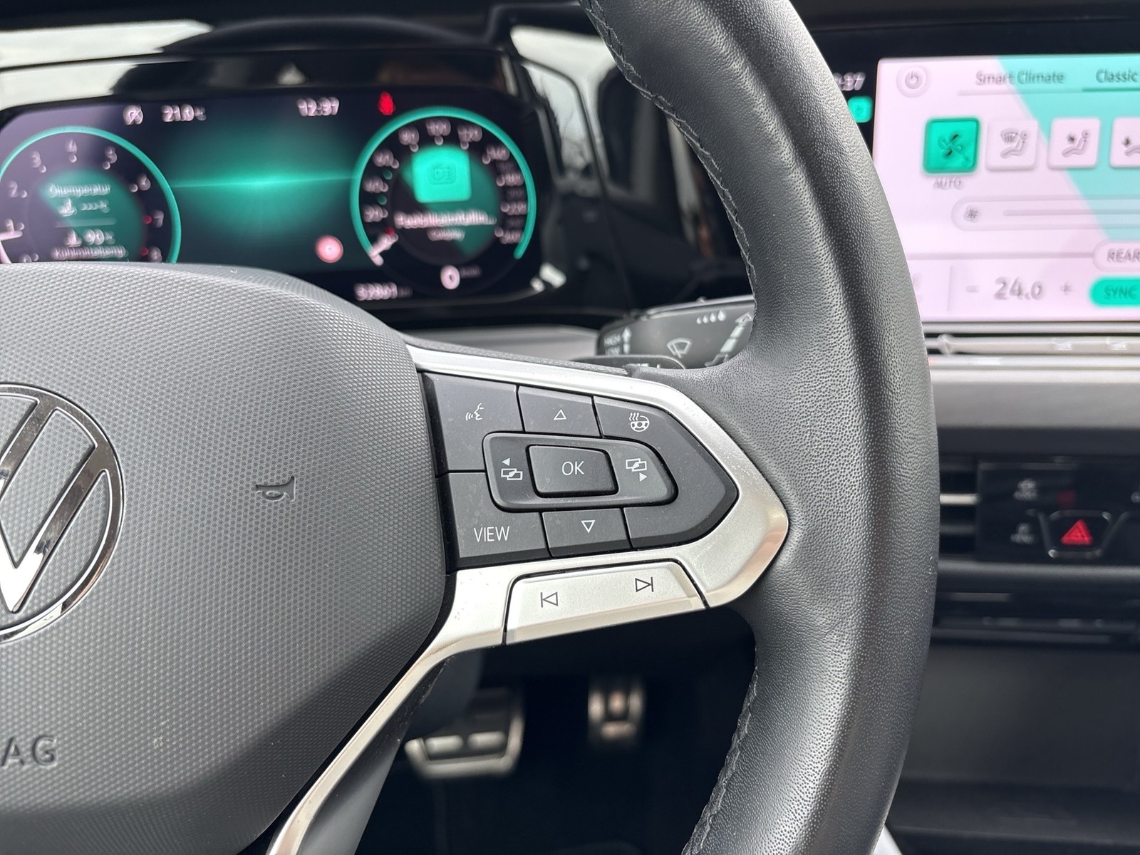 Volkswagen Golf VIII 2.0 STYLE 4X4 PANO HARMAN KARDON CAM