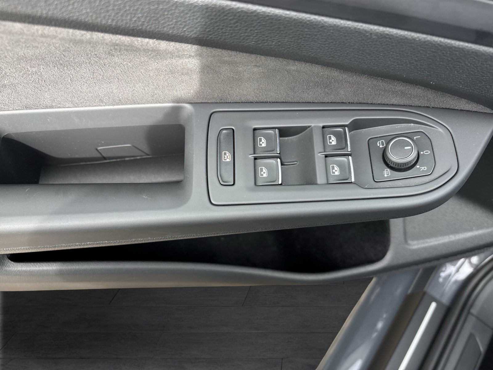 Volkswagen Golf VIII 2.0 STYLE 4X4 PANO HARMAN KARDON CAM