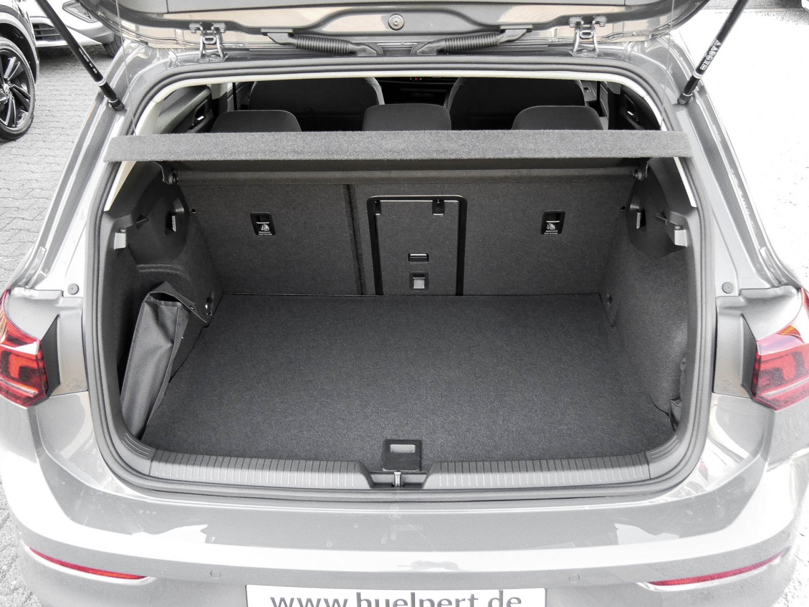 Volkswagen Golf VIII 1.5 HYBRID LIFE FACELIFT CAM ACC LM17