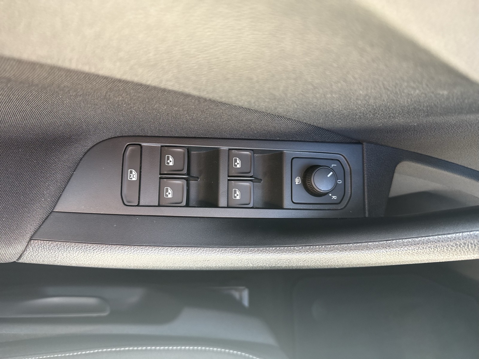 Skoda Scala 1.0 TOUR NAVI LM17 CARPLAY SITZHEIZUNG