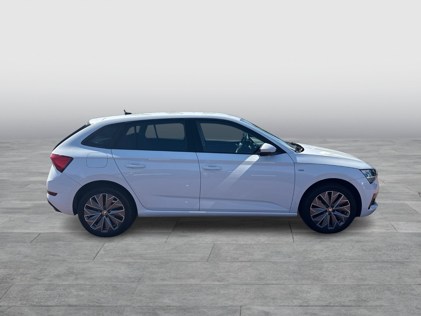 Skoda Scala 1.0 TOUR NAVI LM17 CARPLAY SITZHEIZUNG