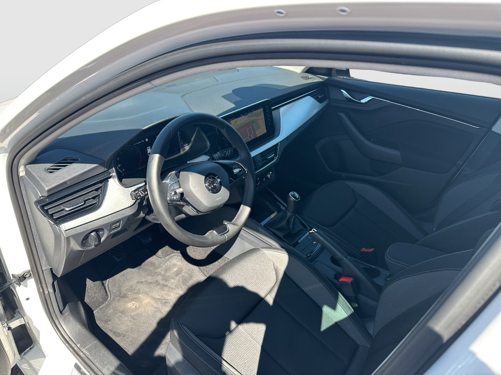 Skoda Scala 1.0 TOUR NAVI LM17 CARPLAY SITZHEIZUNG