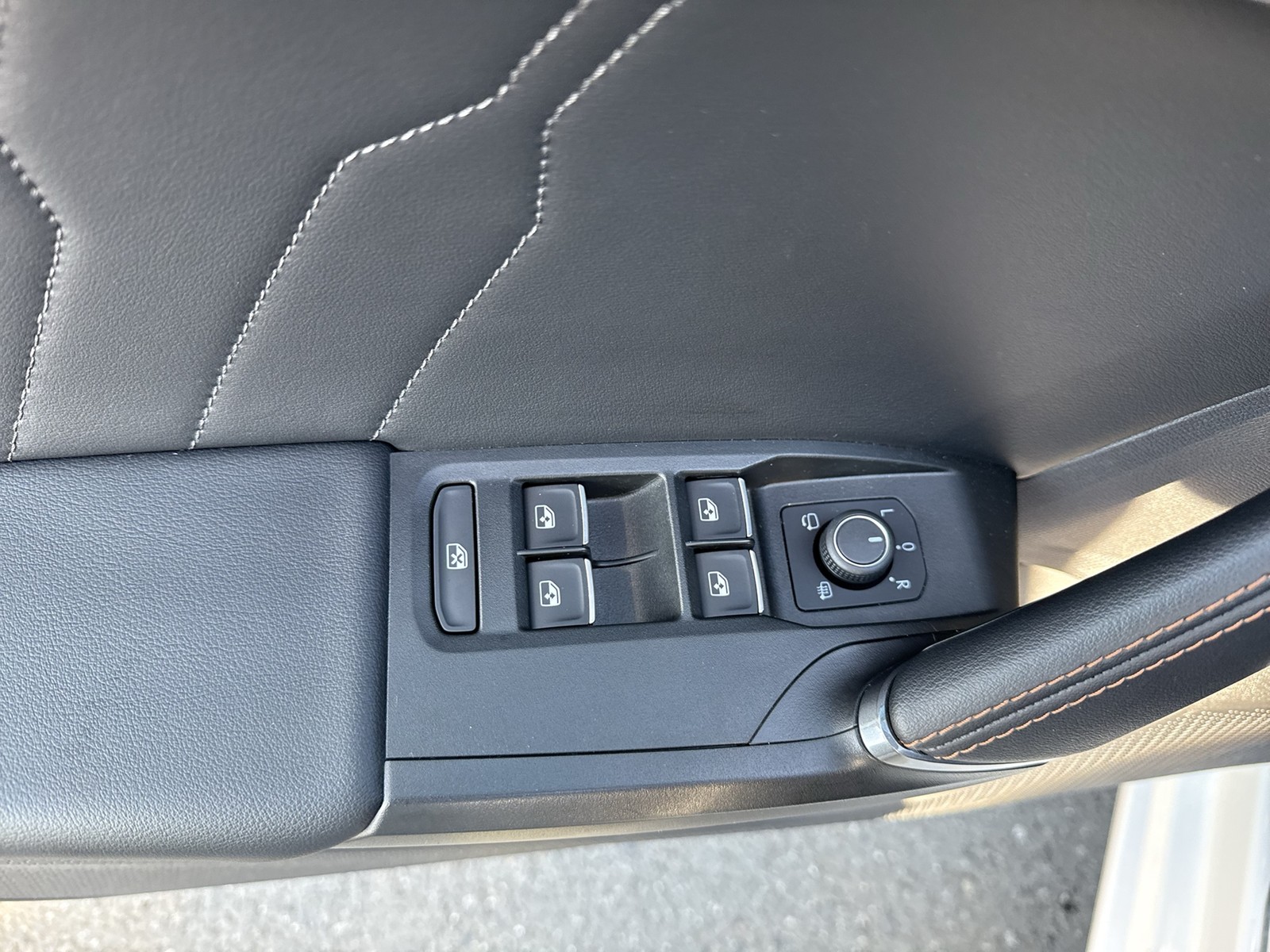 Cupra Leon ST 1.4 HYBRID VZ CAM LM19 NAVI SITZHEIZUNG