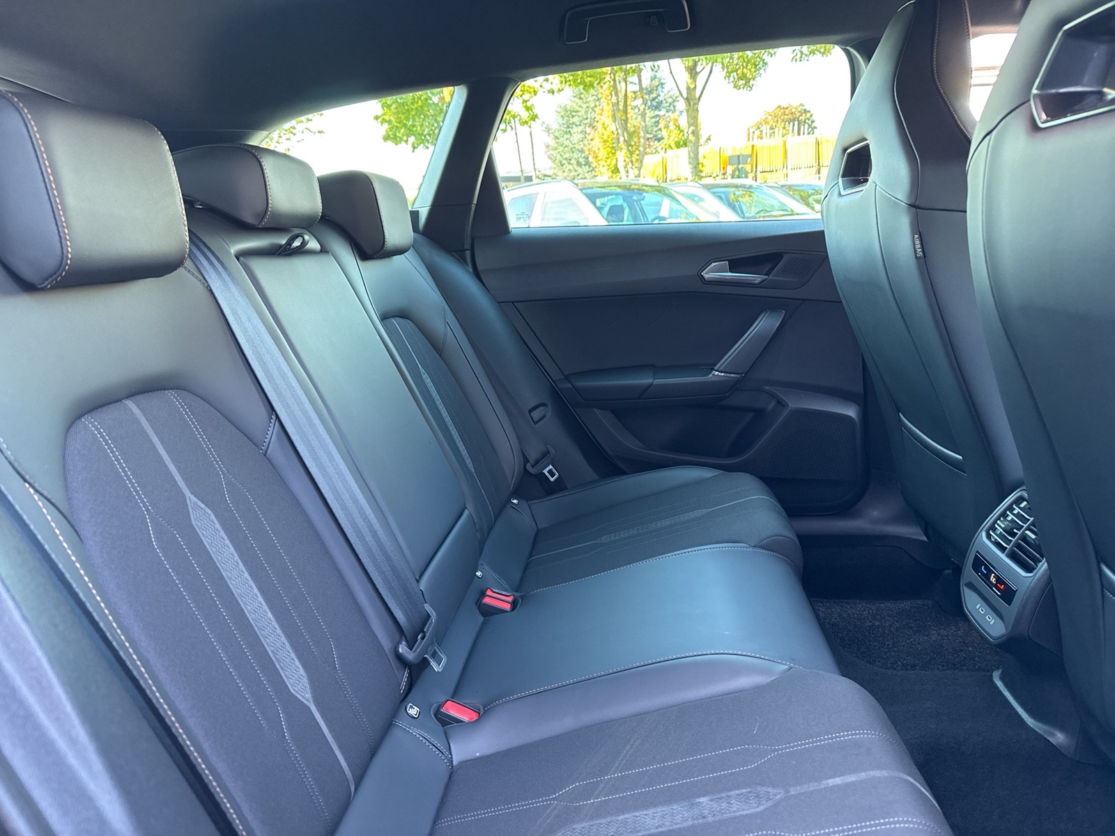 Cupra Leon ST 1.4 HYBRID VZ CAM LM19 NAVI SITZHEIZUNG