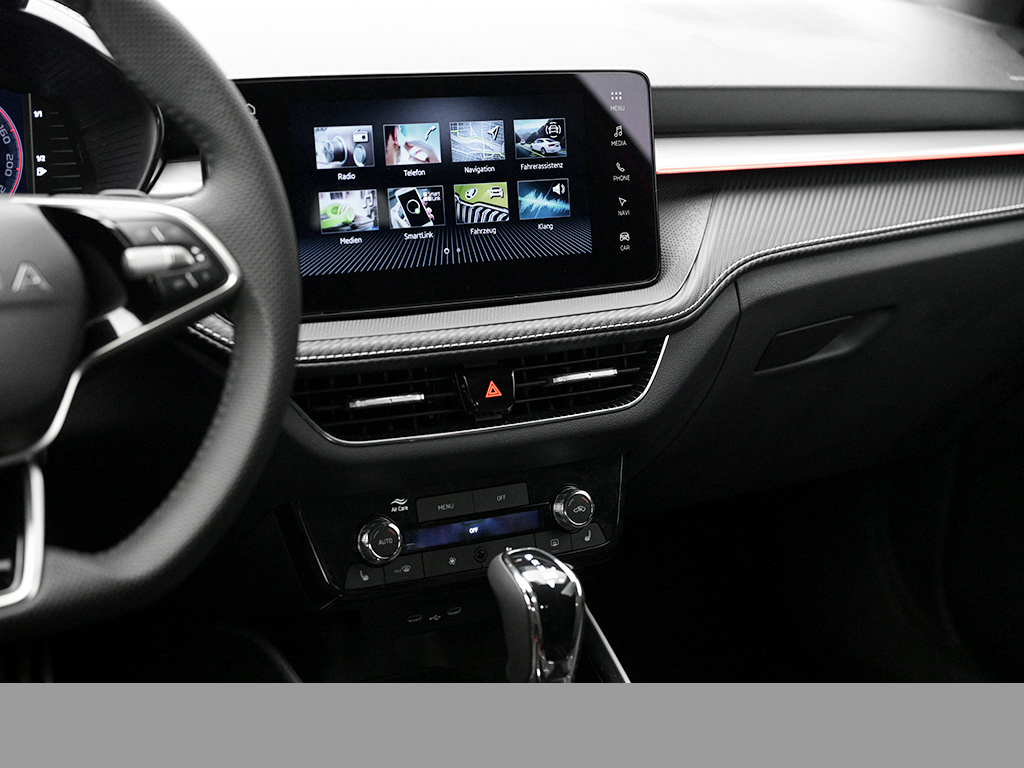 Skoda Fabia 1.5 130 DSG 177PS CAM KEYLESS NAVI LM18